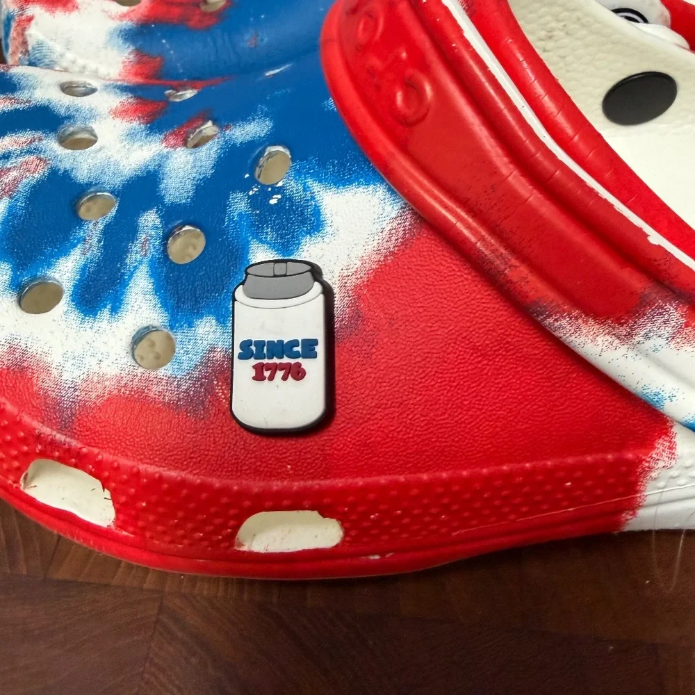 CROCS TIE DYE Red White and Blue Classic Crocs Mens Size7 Women's Size 9 - Picture 8 of 11